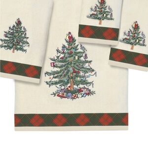 NWT Spode Set of Two Christmas Tree Tartan Bath Towels